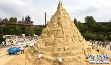 <b><font color='#FF0000'>世界上最高的沙堡：16.68米，由3500吨沙子打造</font></b>